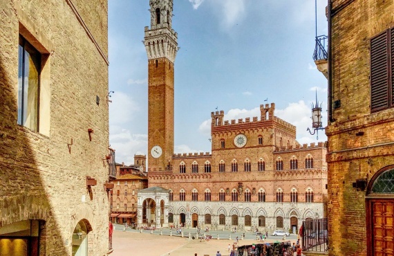 San Gimignano - Siena (return by shuttle)