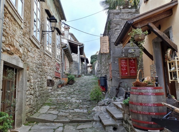 Hum, the smallest town in the world
